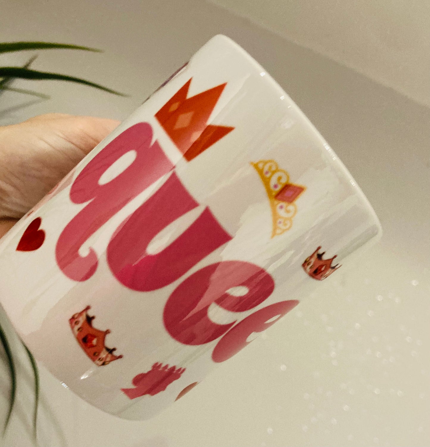 Queen 11oz mug