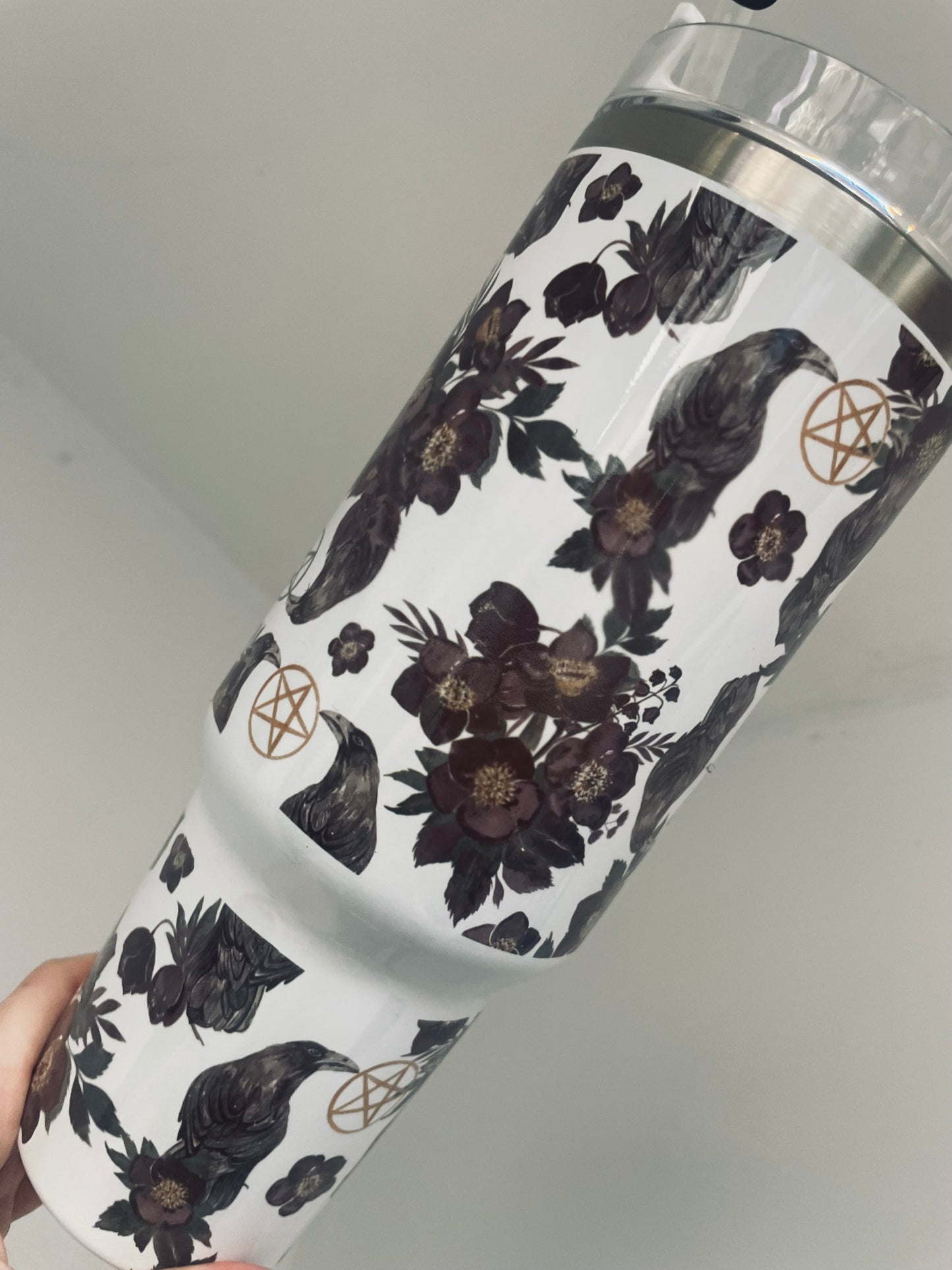 40oz tumbler witchy pentagram, 'The Crow’