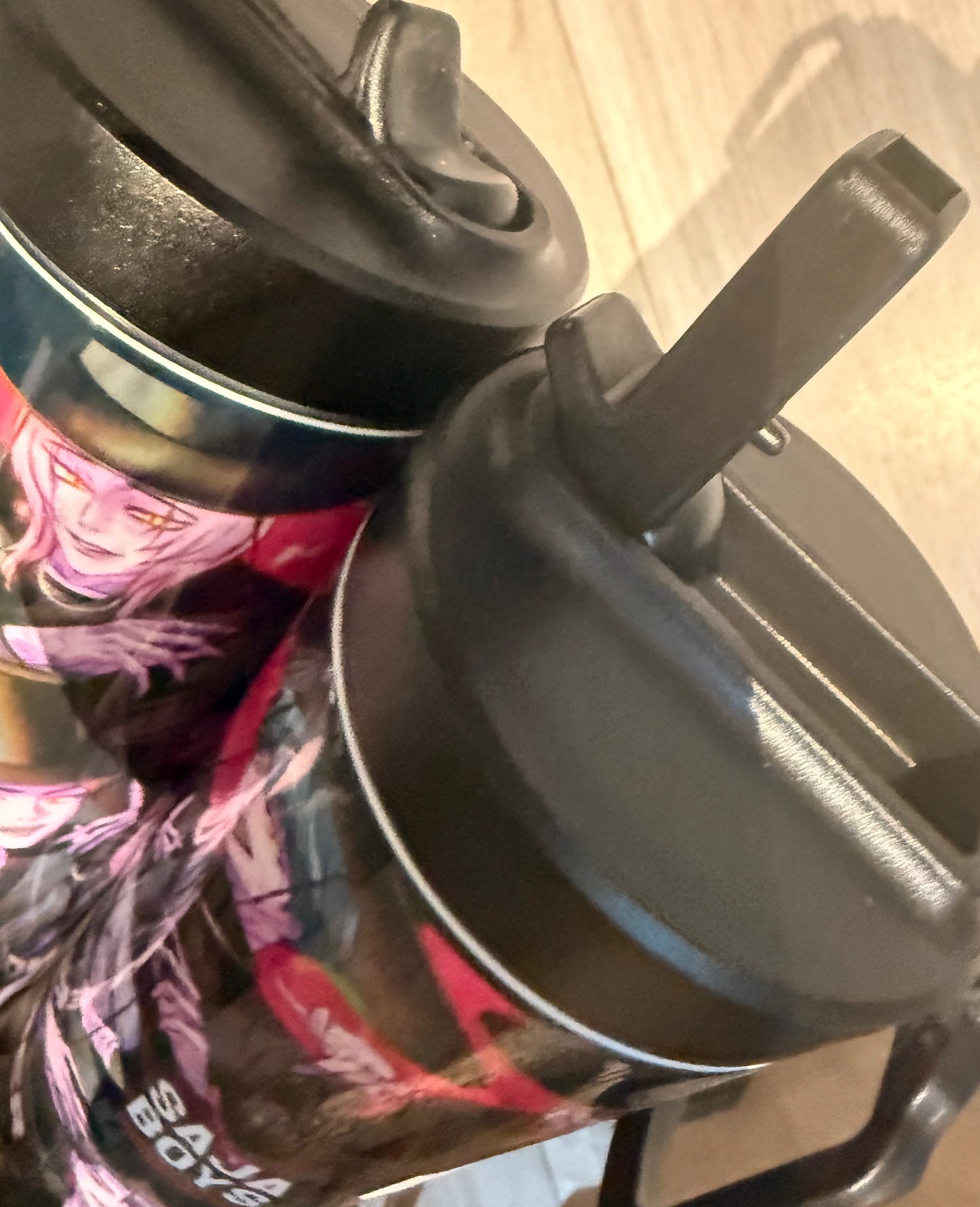 Saja boys 20oz water bottle with screw on lid straight